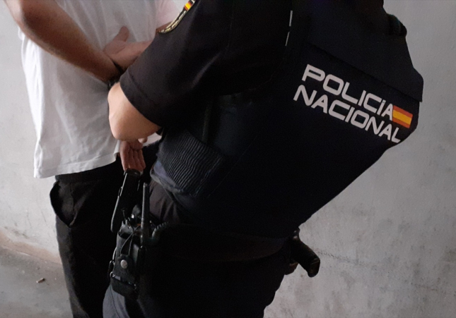 Cinco detenidos por drogar y violar en manada a una chica de 25 años en un hotel