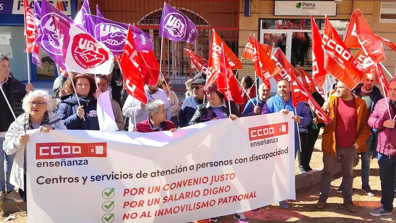 Concentraciones en toda Castilla-La Mancha piden dignificar el salario de los empleados de la dependencia