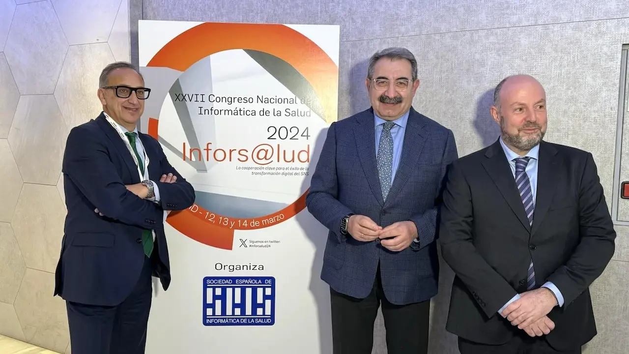 El consejero de Sanidad de Castilla-La Mancha, Jesús Fernández Sanz (2ºdcha), ha participado en el XXVII Congreso Nacional de Informática de la Salud, 'Infors@lud 2024'