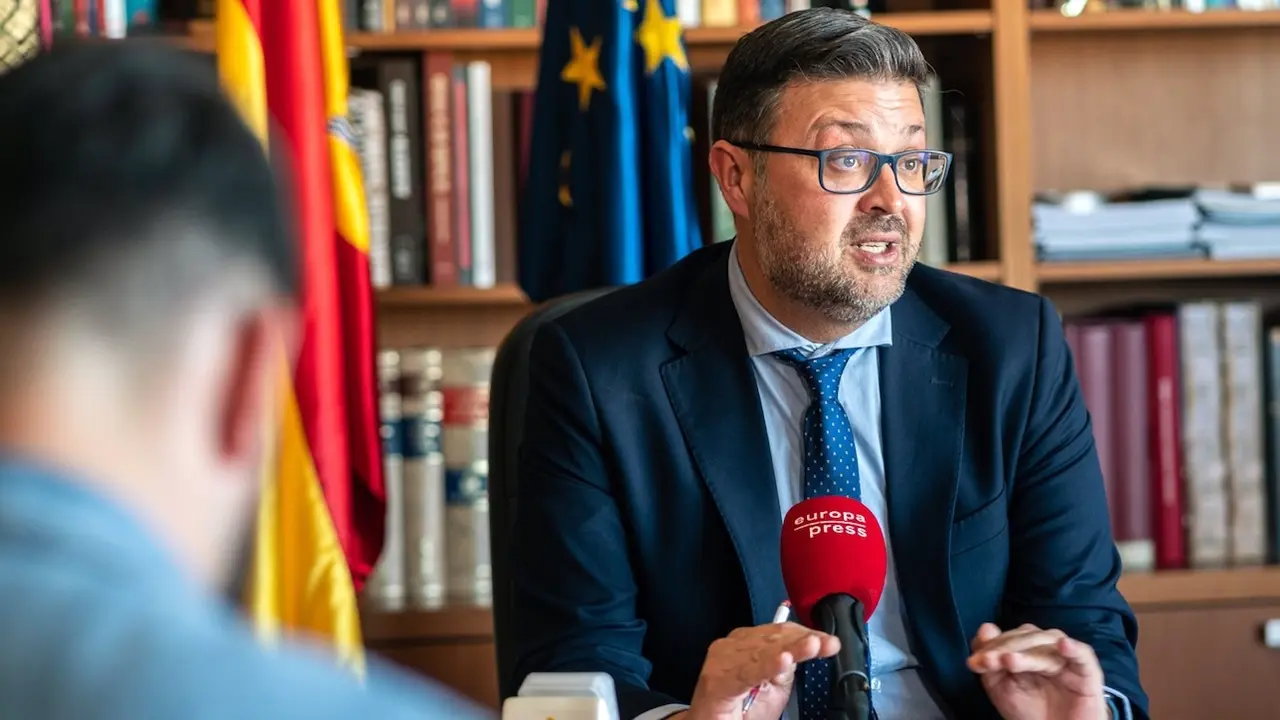 El consejero de Educación, Cultura y Deportes de Castilla-La Mancha, Amador Pastor, en un momento de la entrevista con Europa Press