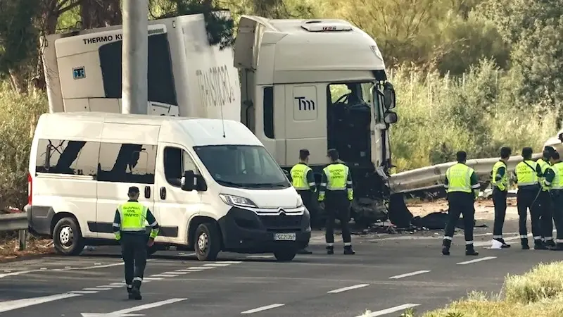 Un guardia civil de Toledo, entre los heridos en el accidente de la AP-4 con seis muertos