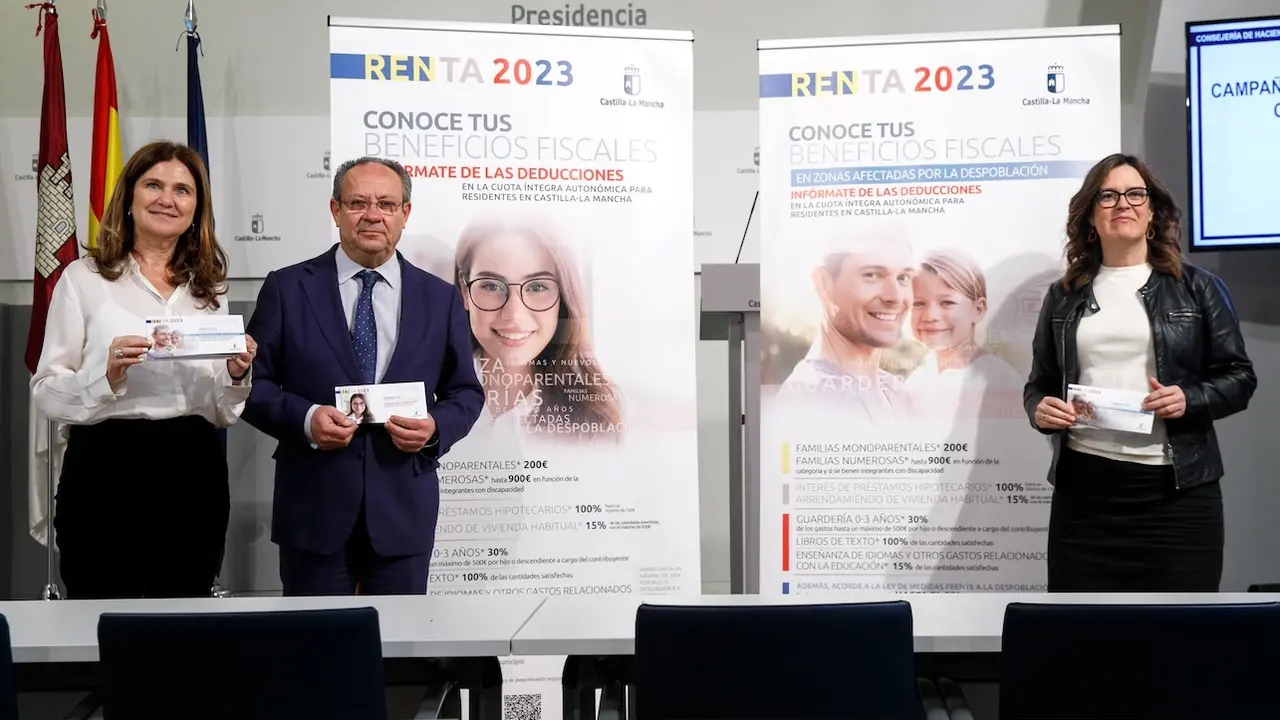 El consejero de Hacienda, Administraciones Públicas y Transformación Digital de Castilla-La Mancha, Juan Alfonso Ruiz Molina, ha informado sobre los beneficios fiscales que se aplicarán en la campaña de la Renta 2023