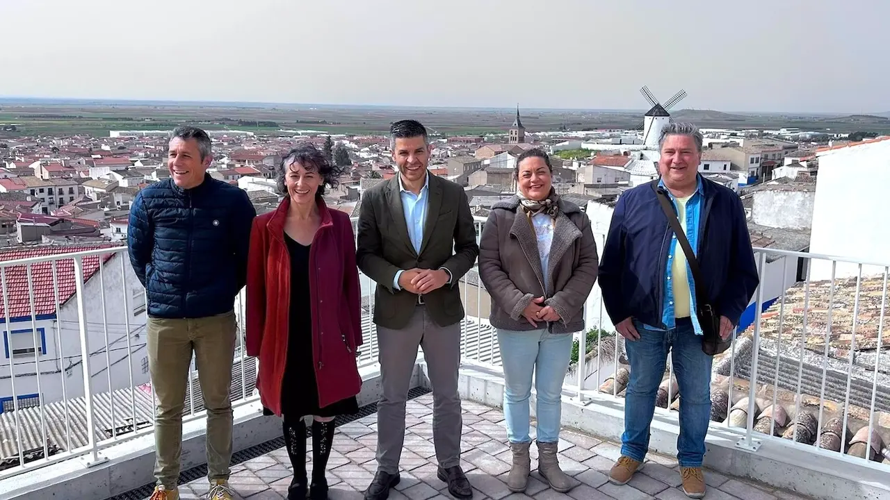 Inaugurado el nuevo mirador de la Sierra de los Molinos de Campo de Criptana (Ciudad Real)