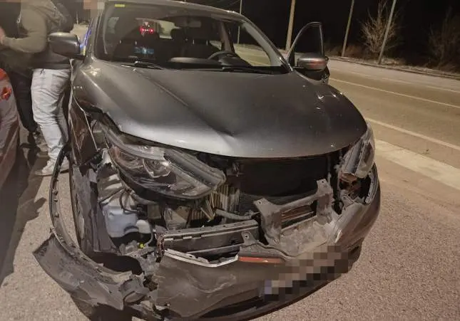 Un móvil olvidado en un accidente permite resolver un gran robo de armas y joyas