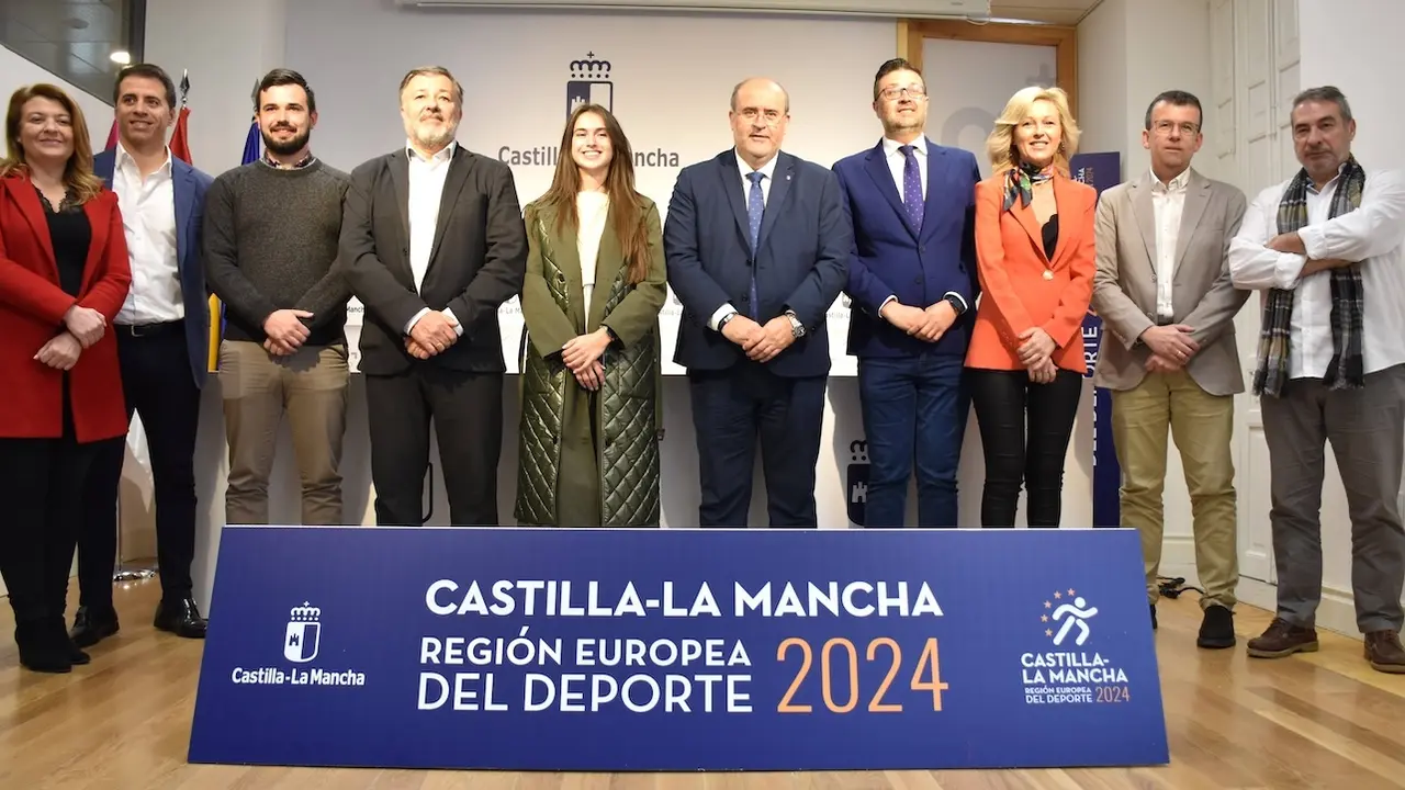 El vicepresidente primero de Castilla-La Mancha, José Luis Martínez Guijarro, y el consejero de Educación, Cultura y Deportes, Amador Pastor, han presentado las actividades de la ‘Región Europea del Deporte’ en la provincia de Cuenca