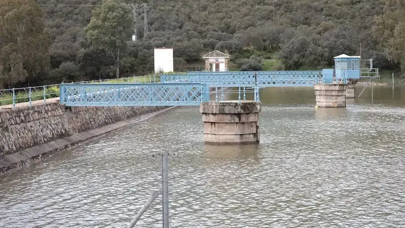 El embalse de Gasset alcanza el 81,6% de su capacidad y comienza a desembalsar agua - Fotografía: Lanza/J.Jurado