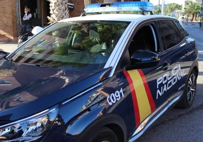 Asesinado un varón en un piso de alquiler por días: hallado asfixiado en la cama