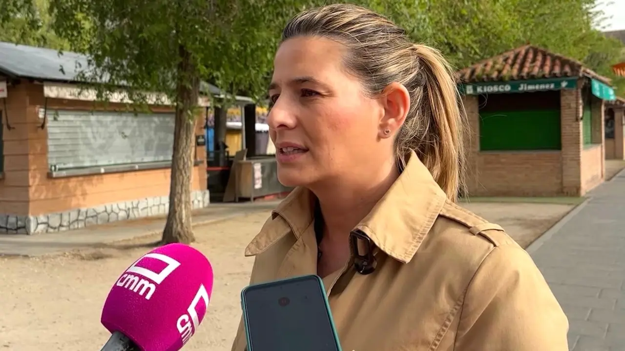 La secretaria general del PP de Castilla-La Mancha y portavoz parlamentaria, Carolina Agudo, atendiendo a los medios de comunicación este domingo en Toledo