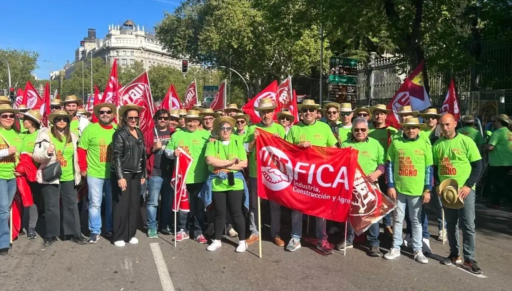 Trabajadores del campo exigen ante el Minsterio un sector con "futuro y derechos"