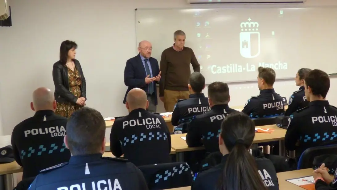 Policías locales de Castilla-La Mancha se forman en intervención ante casos de violencia género