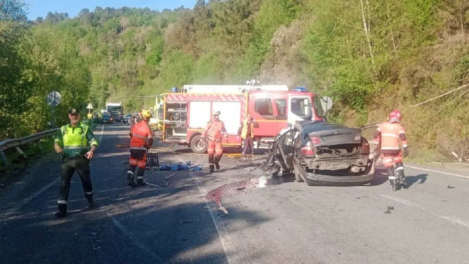 Muere un conductor de 47 años al chocar su coche contra un camión en la N-120, colisión, choque, accidente de tráfico,