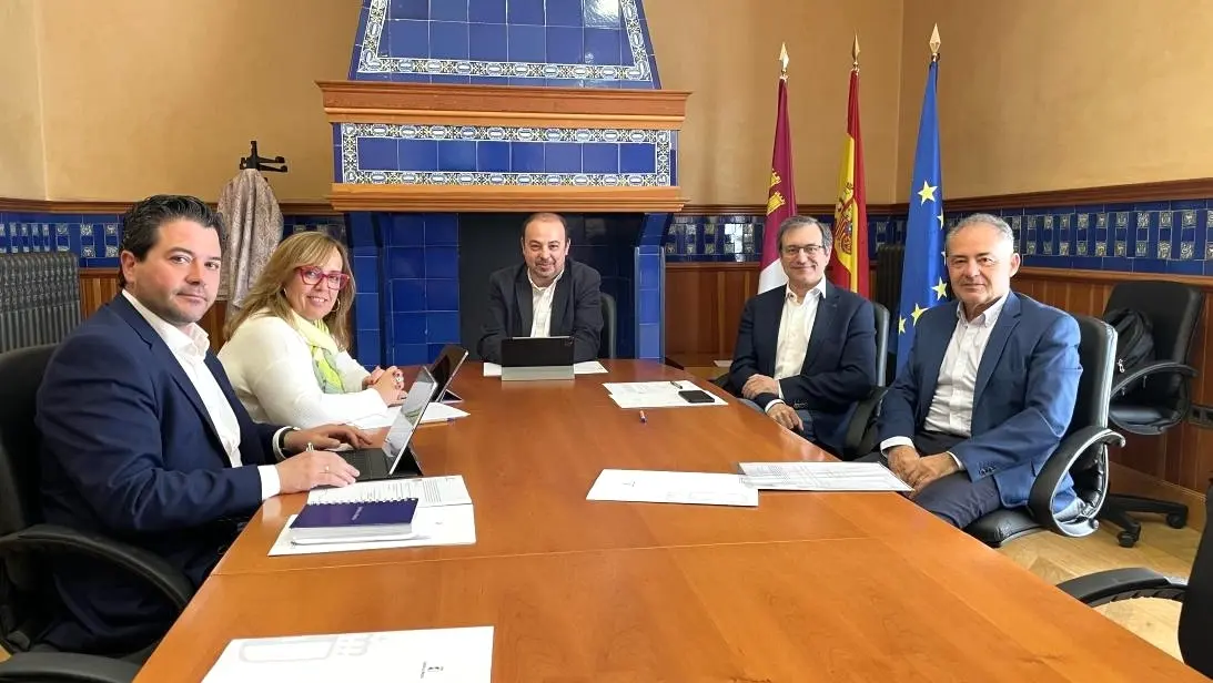 La Junta y la UCLM evalúan los proyectos de memoria democrática previstos