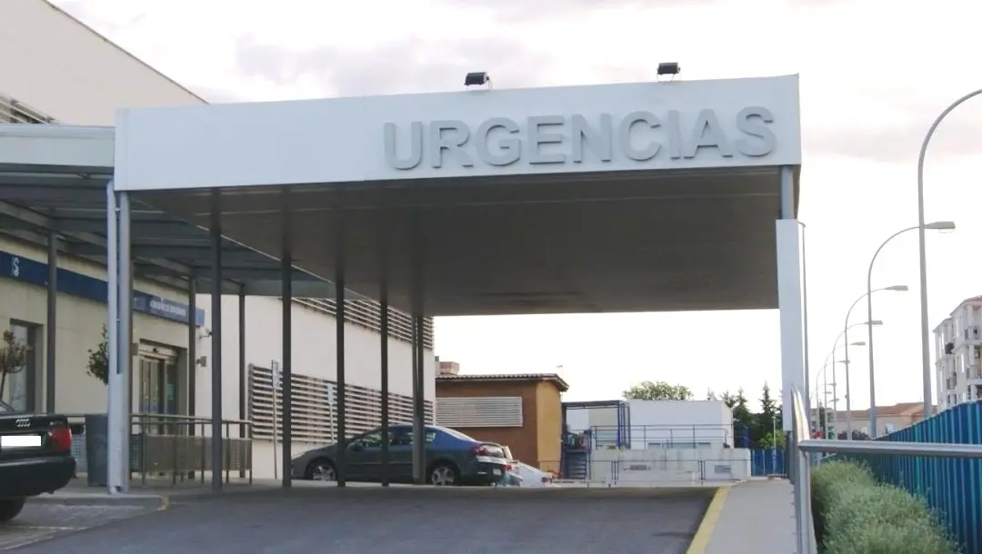 En la imagen de archivo el acceso al servicio de Urgencias del Hospital de Valdepeñas (Ciudad Real)
