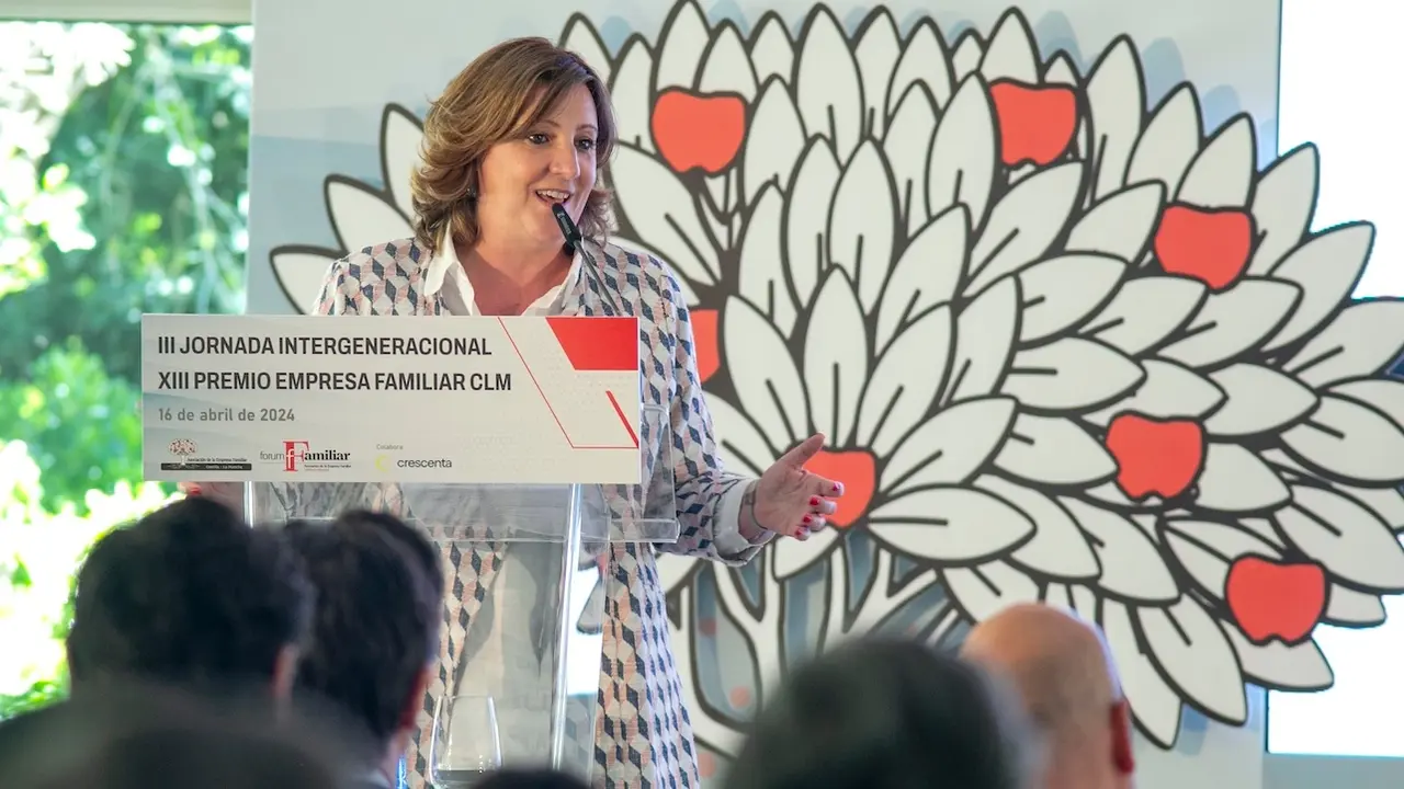 La consejera de Economía, Empresas y Empleo, Patricia Franco, ha asistido a la clausura de la III Jornada Intergeneracional de la Empresa Familiar de Castilla-La Mancha, que se ha celebrado en el Cigarral de Las Mercedes de Toledo