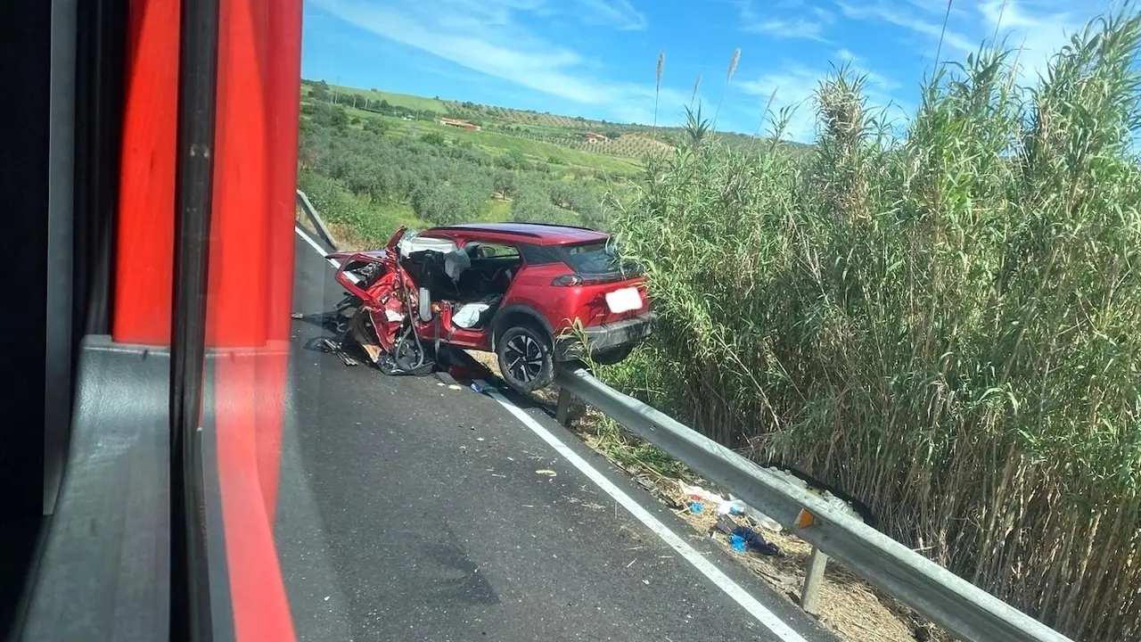 Dos heridos tras el choque frontal de dos coches en la N-502 en Belvís de la Jara (Toledo), accidente de tráfico