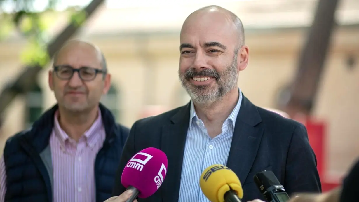 El director general de Recursos Humanos y Transformación del Sescam, Iñigo Cortázar, ha informado este sábado de las pruebas selectivas de la OPE de Estabilización de la categoría de Enfermería