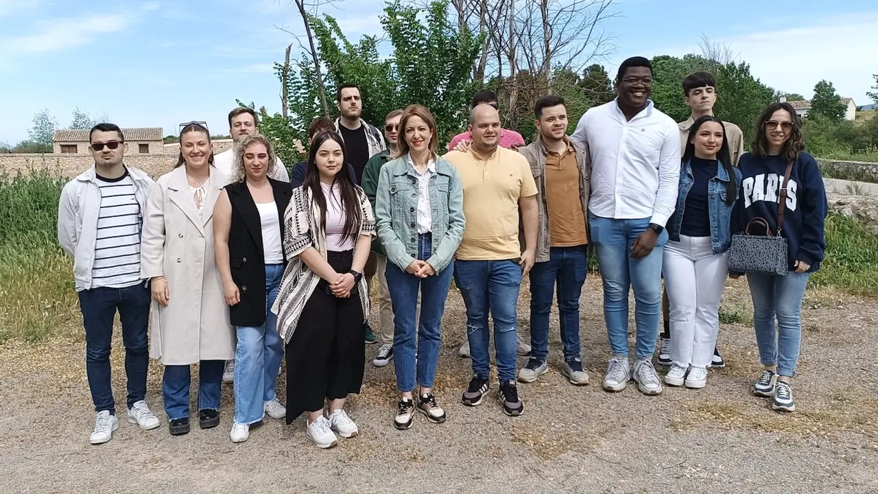 La europarlamentaria y vicesecretaria general del PSOE de Castilla-La Mancha, Cristina Maestre, durante la visita a Las Tablas de Daimiel que ha organizado JJSS