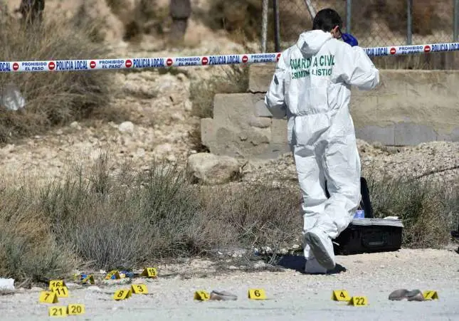 Detenido por asesinar a una turista: más de 30 cuchilladas y abandonada en un parking, cadáver, asesinato, tiroteo, crimen, paraje, 