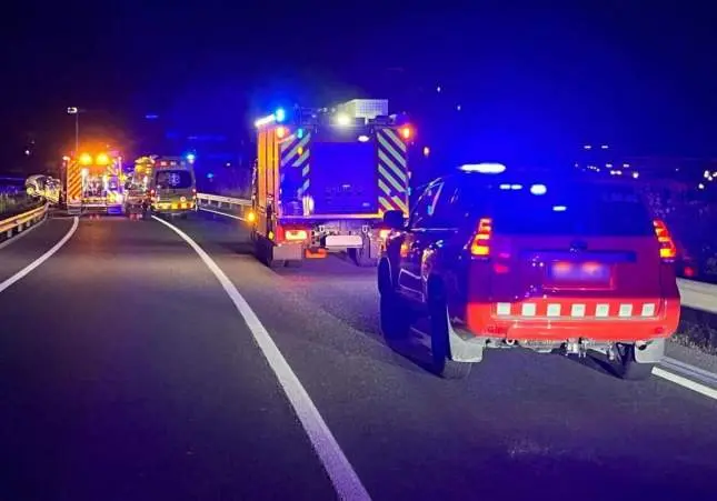 accidente de tráfico, ambulancia, bomberos, choque, colisión,
