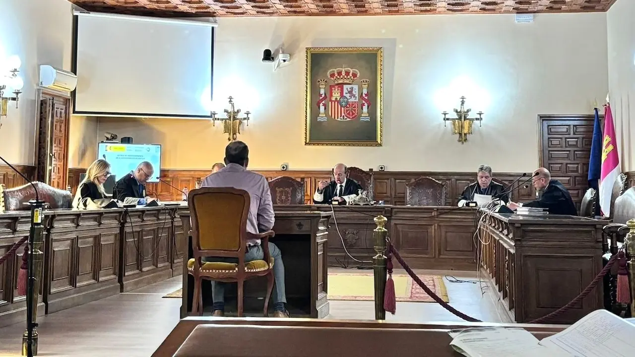 Juicio al acusado de abusa sexual continuado a una menor de 10 años en Cuenca - EP