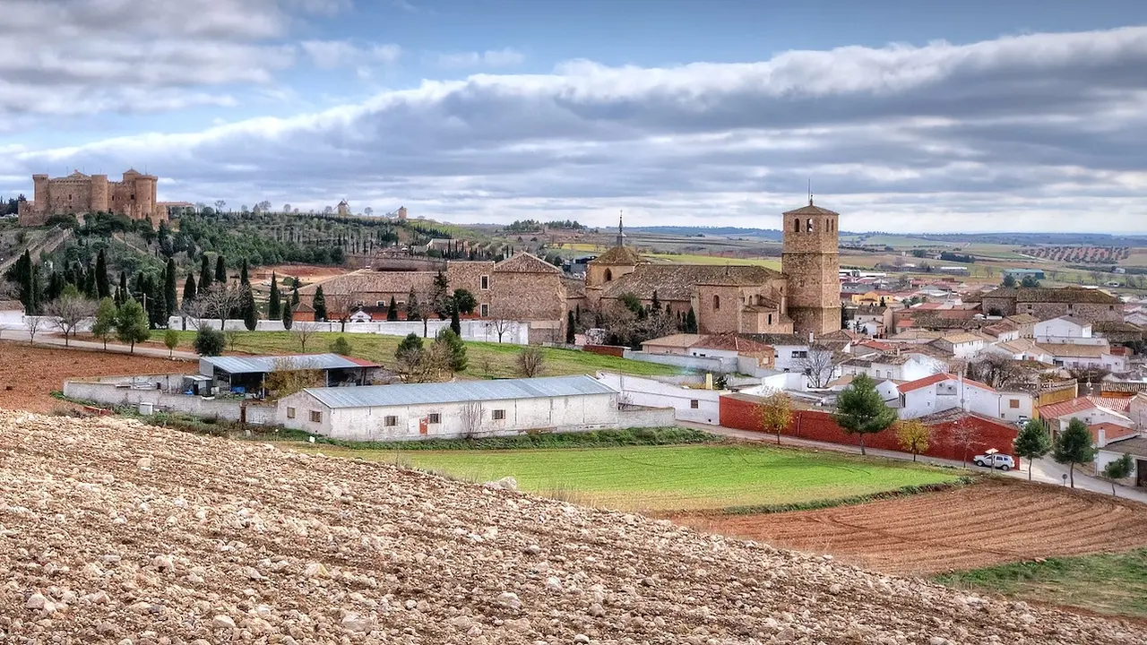 En la imagen de archivo vista panorámica de la localidad conquense de Belmonte - Fotografía: Ernesto González Roda
