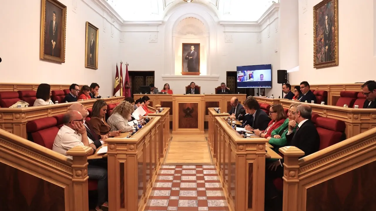 En la imagen un instante del Pleno del Ayuntamiento de Toledo celebrado este jueves en el Consistorio