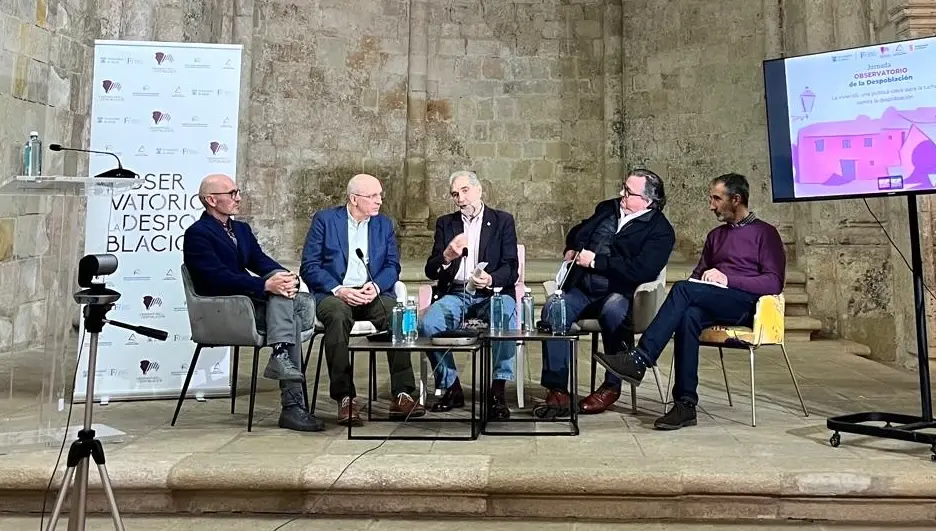 El comisionado del Reto Demográfico de Castilla-La Mancha, Jesús Alique, durante su intervención en la jornada ‘La vivienda: una política clave para la lucha contra la despoblación’, organizada por la UAH en Brihuega (Guadalajara)