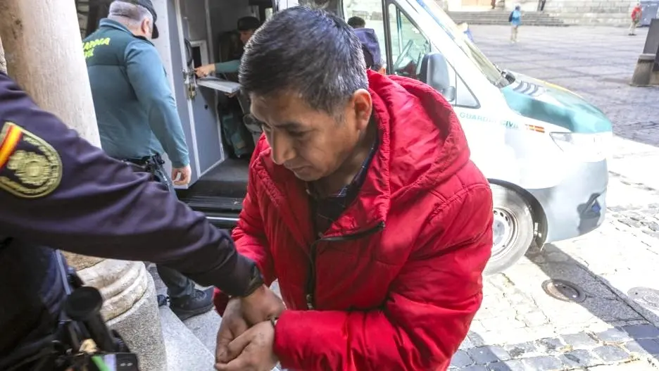 Llegada del acusado de asesinar a su expareja en Almonacid (Toledo) a su llegada a la Audiencia Provincial en Toledo - EFE/Angeles Visdomine