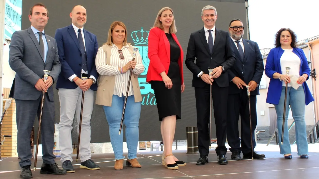 El delegado de la Junta en la provincia de Toledo, Álvaro Gutiérrez, ha asistido este sábado al acto del 750 Aniversario de Azután