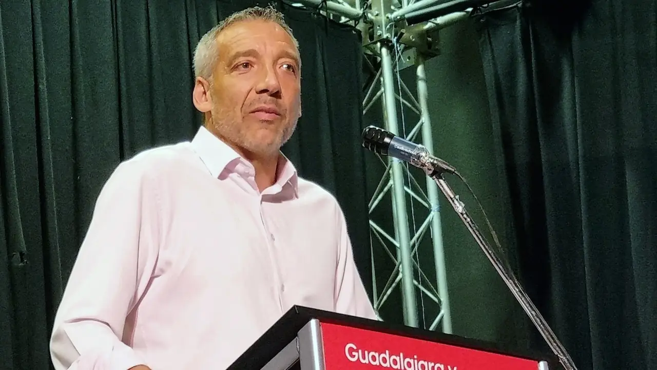 El alcalde de Pioz (Guadalajara), Manuel López Carvajal, en una imagen de archivo durante una comparecencia
