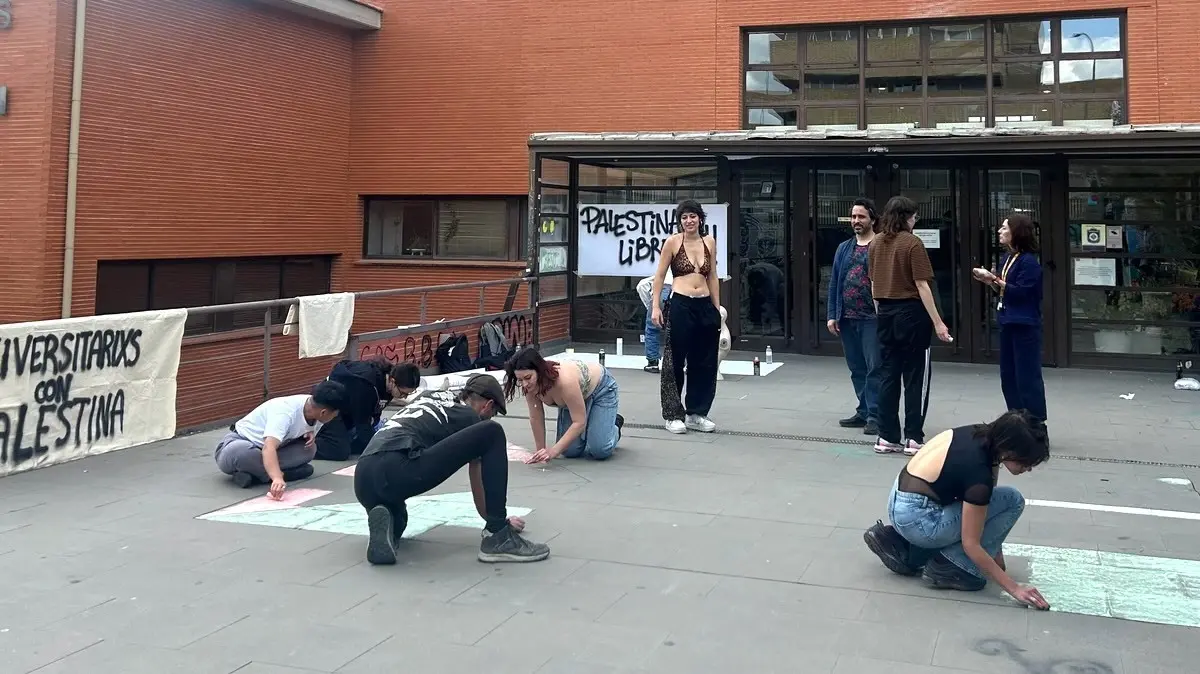 Los estudiantes preparan una acampada en el campus de Cuenca en apoyo al pueblo palestino - Fotografía: Onda Cero