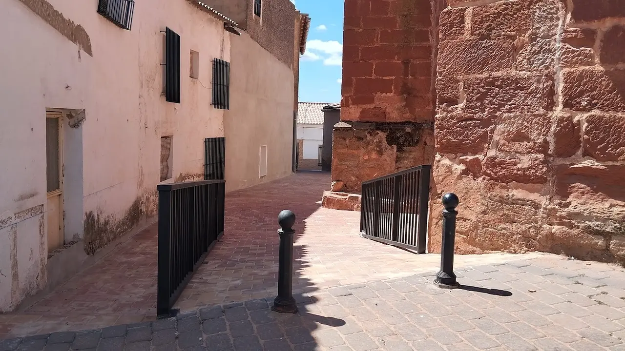 Terrinches (Ciudad Real) consigue reabrir el callejón de la Iglesia, cerrado desde los años 60