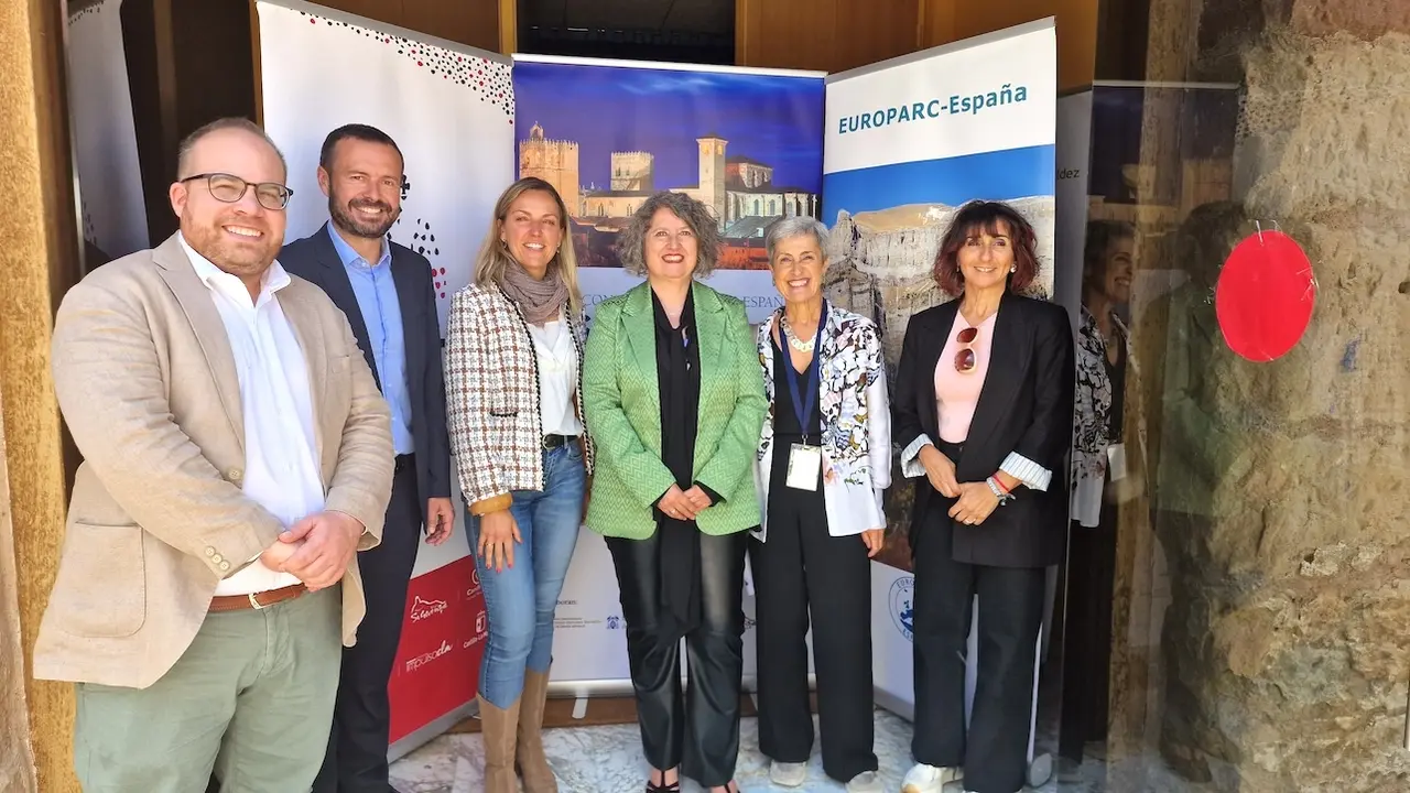 La consejera de Desarrollo Sostenible de Castilla-La Mancha, Mercedes Gómez, ha participado en la clausura del XXII Congreso ESPARC, organizado por la Consejería de Desarrollo Sostenible y EUROPARC-España en Sigüenza (Guadalajara)