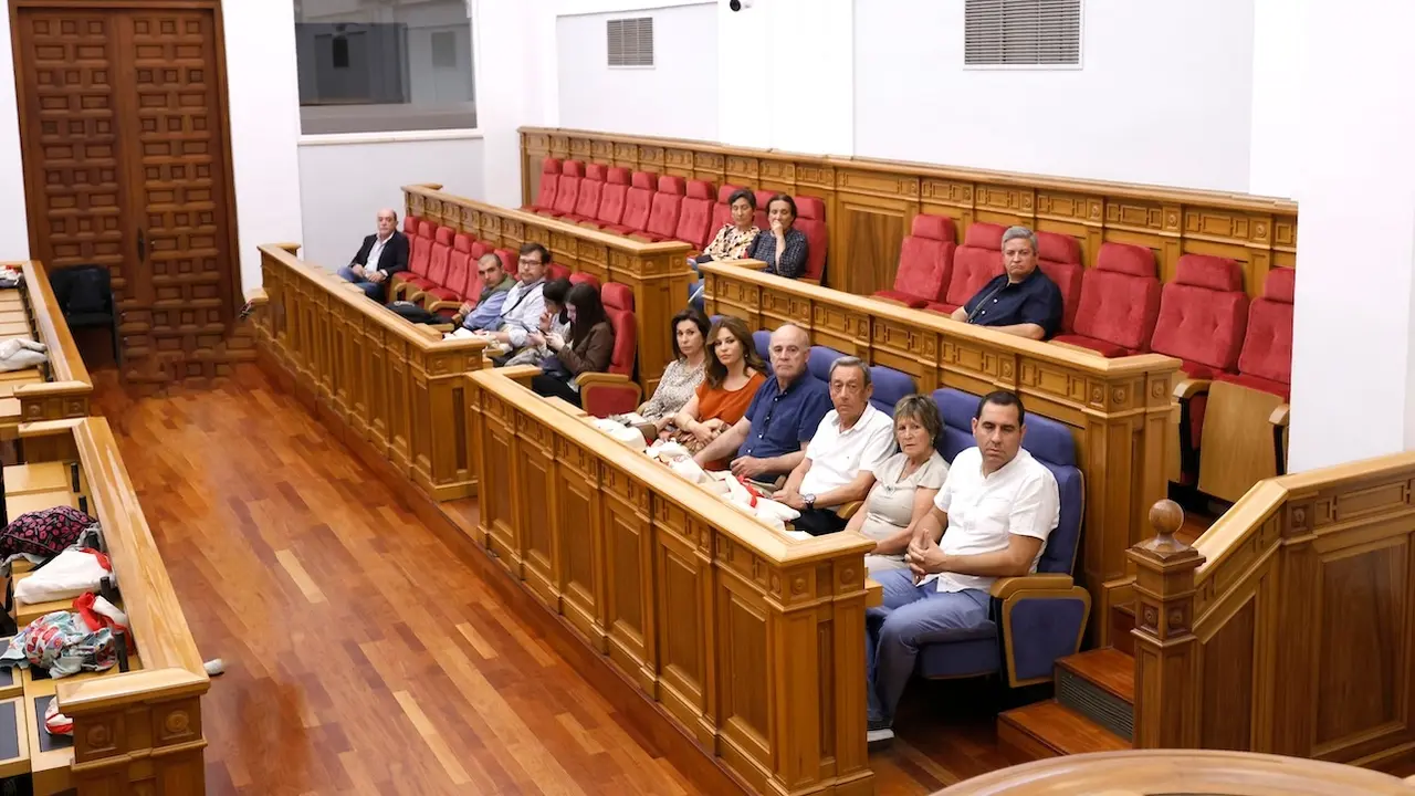 Las Cortes de Castilla-La Mancha se muestran a la ciudadanía en otra Jornada de Puertas Abiertas, antesala del Día de la Región