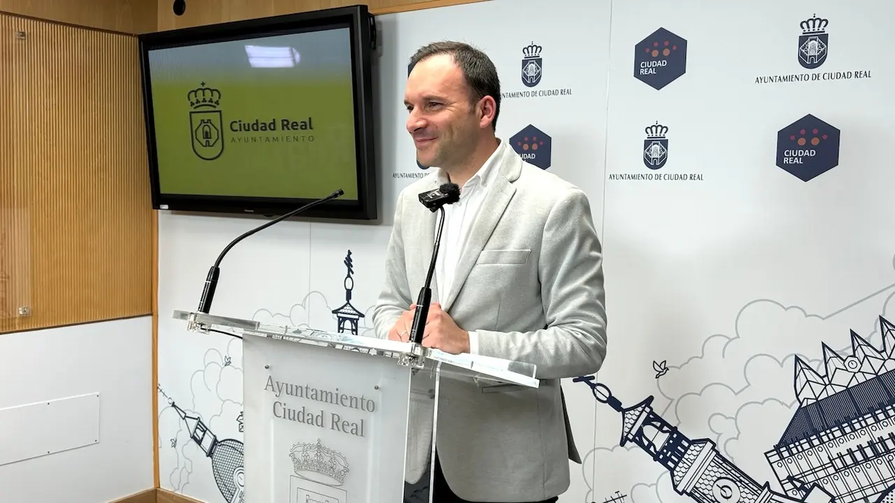 El portavoz del equipo de Gobierno del Ayuntamiento de Ciudad Real, Guillermo Arroyo, ha informado en rueda de prensa de los asuntos de la Junta de Gobierno Local
