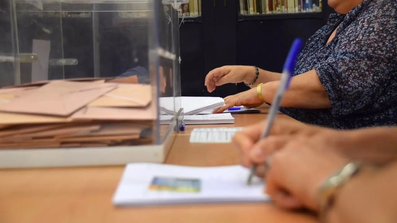 Junta regula el horario laboral del día de las Elecciones al Parlamento Europeo