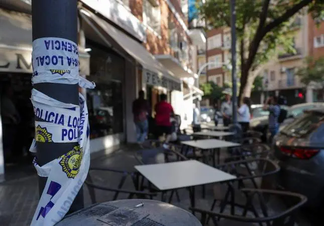 Mata a su tío a puñaladas en plena calle tras una discusión por la herencia familiar