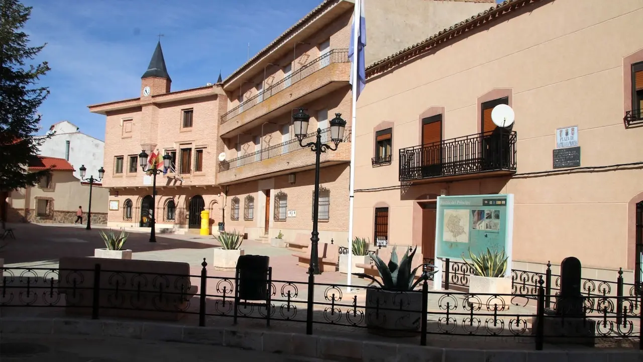 En la imagen de archivo el Ayuntamiento de Puebla del Príncipe (Ciudad Real)