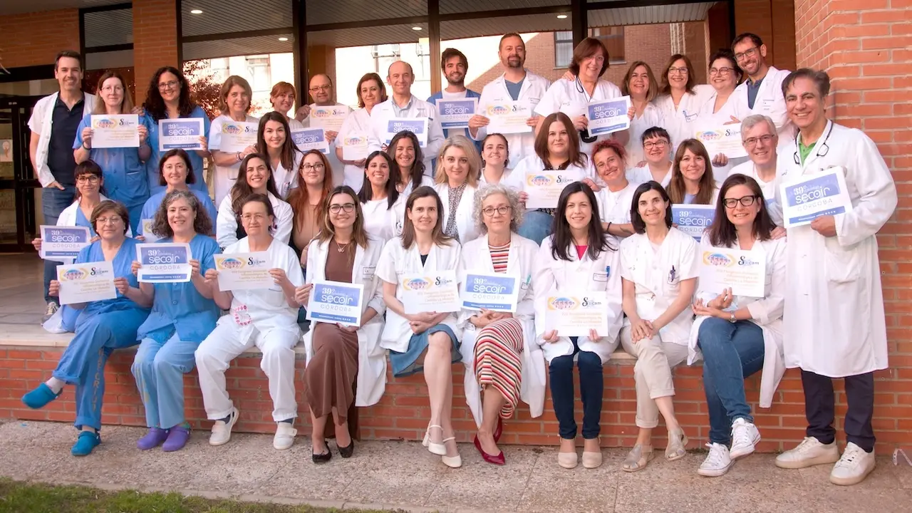 El Servicio de Oftalmología de Alcázar de San Juan (Ciudad Real) consigue medallas de oro en dos Congresos