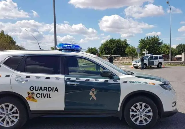 Lluvia de droga: escapa de un control tirando 3 kilos de cocaína por la ventanilla