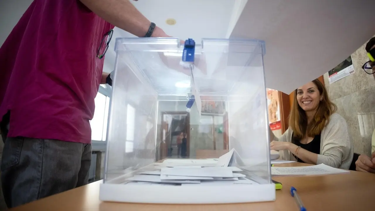 elecciones, urna, votación, mesa electoral, papeletas, recuento, mesa electoral, votos, colegio electoral,
