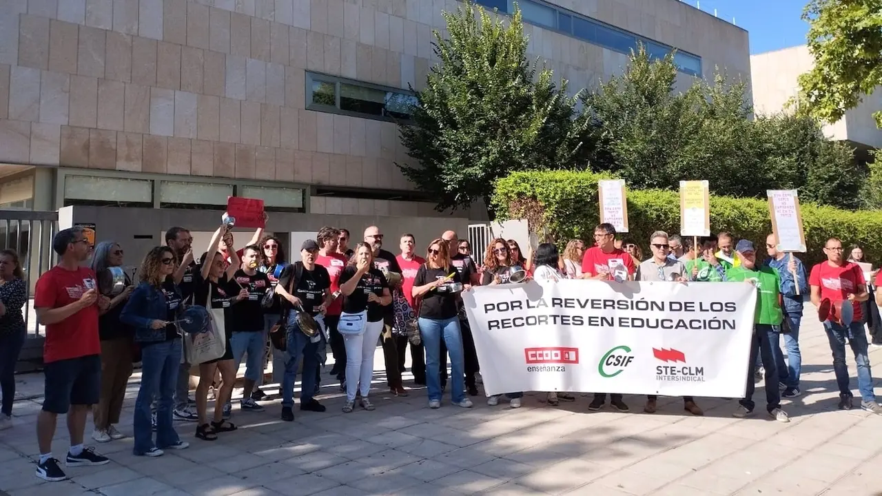 STE, CSIF y CCOO convocan huelga de profesores para el inicio del curso escolar 2024-2025 en Castilla-La Mancha