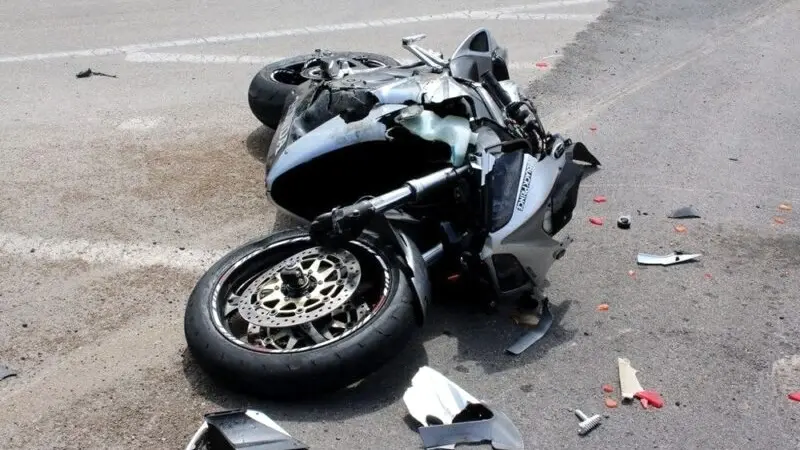 accidente de tráfico, moto, motorista, ciclomotor,