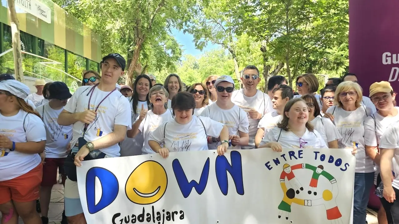 La consejera de Bienestar Social de Castilla-La Mancha, Bárbara García Torijano, ha participado en la I Marcha por la Discapacidad organizada por la Asociación Down Guadalajara