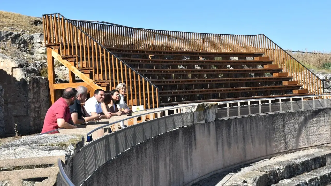 El graderío del Parque Arqueológico de Segóbriga suma 120 nuevas plazas