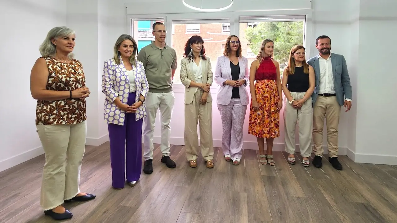 La ministra de Igualdad, Ana Redondo, durante la visita que ha realizado al futuro Centro de Atención Integral a la Violencia Sexual que pronto se abrirá en Guadalajara
