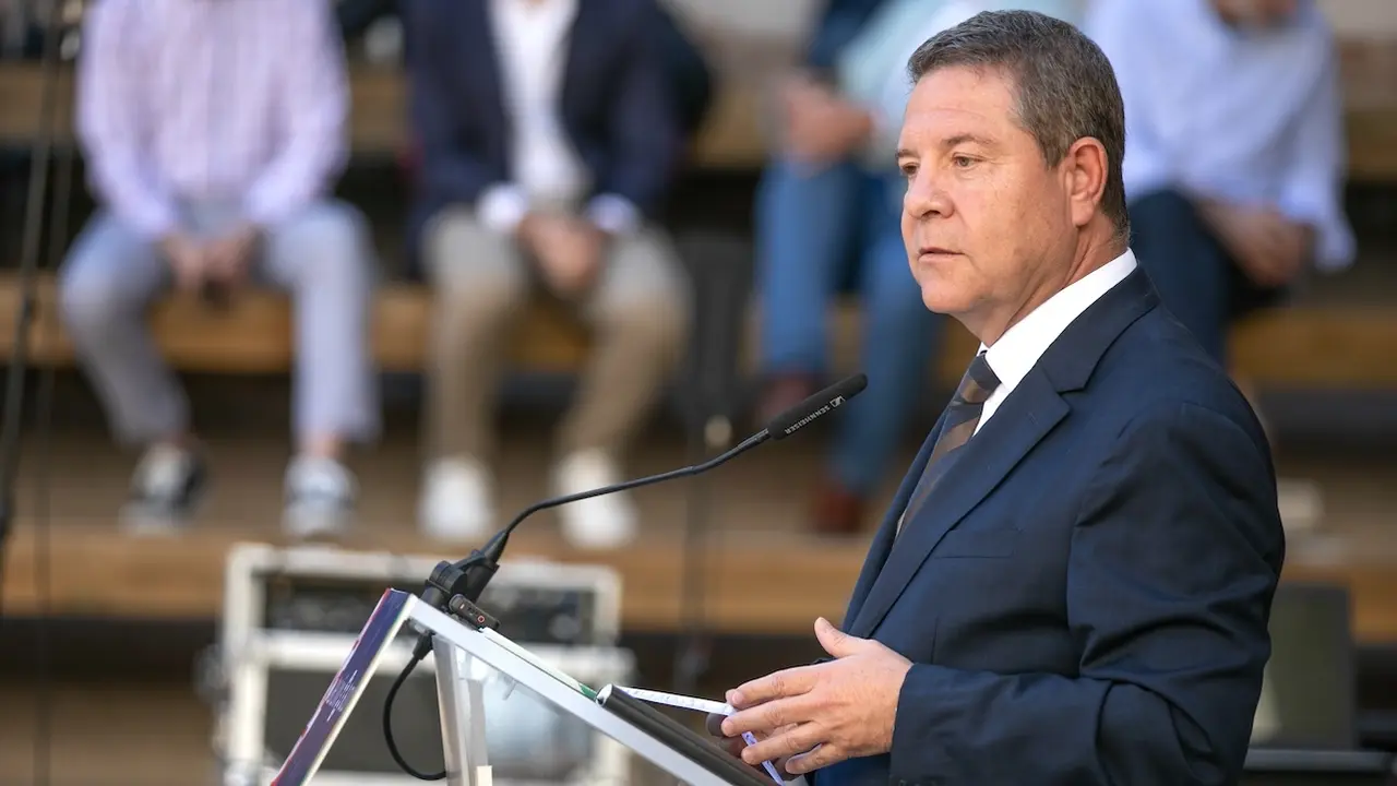 El presidente de Castilla-La Mancha, Emiliano García-Page, ha inaugurado en Toledo la regeneración del entorno urbano del Salón Rico y el Corral de Don Diego