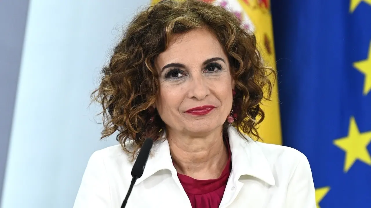 La vicepresidenta primera del Gobierno y ministra de Hacienda, María Jesús Montero, durante la rueda de prensa del Consejo de Ministros