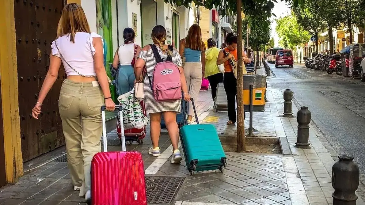 turismo, turistas, viajeros, pisos turísticos, alojamientos,