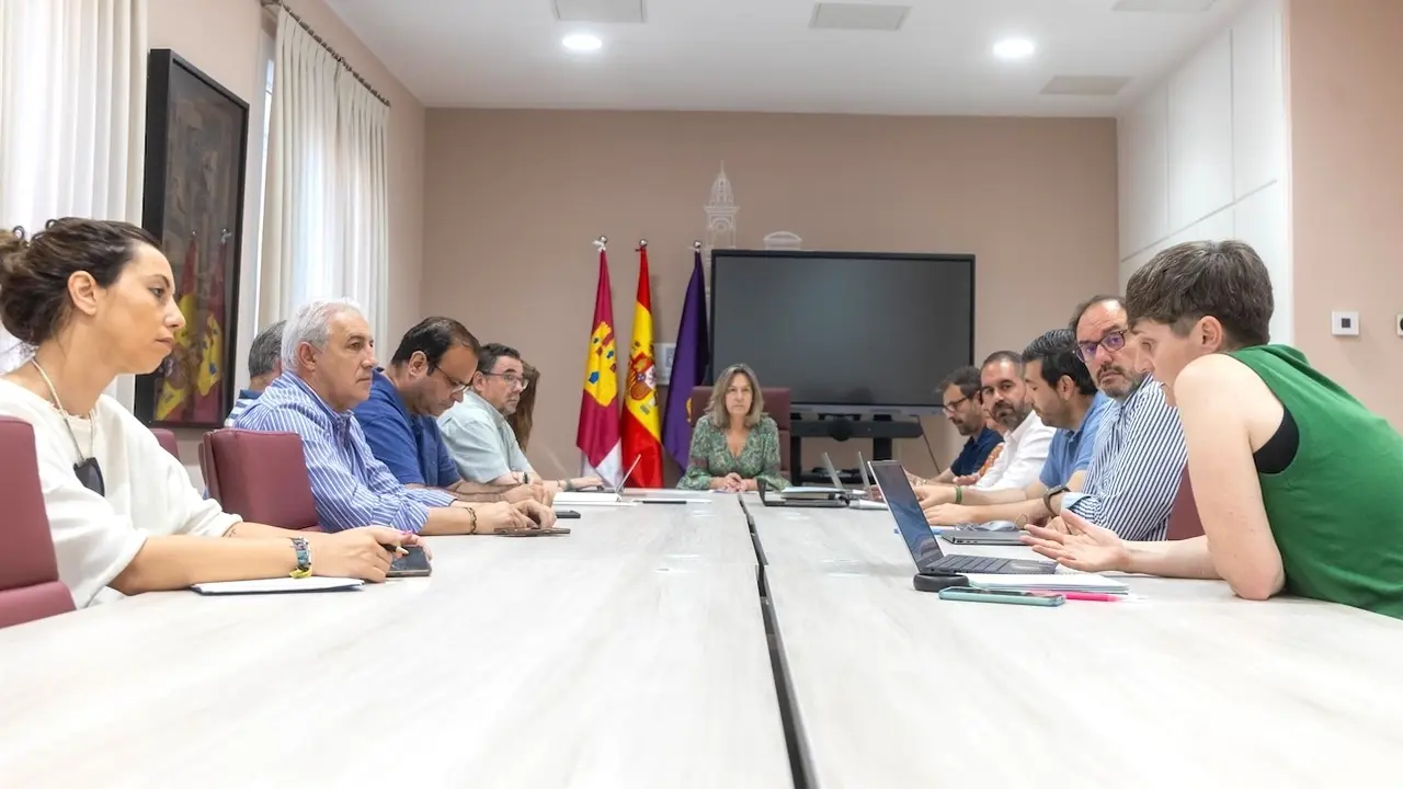 En la imagen un instante de la reunión de la Junta de Gobierno Local del Ayuntamiento de Guadalajara